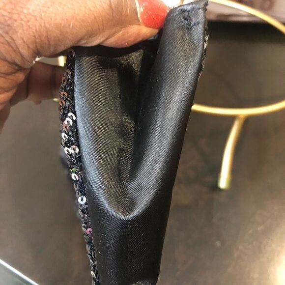 Victoria’s Secret black and silver sequin zipper pouch wristlet - Picture 6 of 9